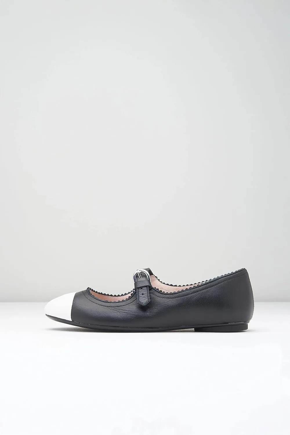 Bloch Women's Cassiopeia Ballet Flat