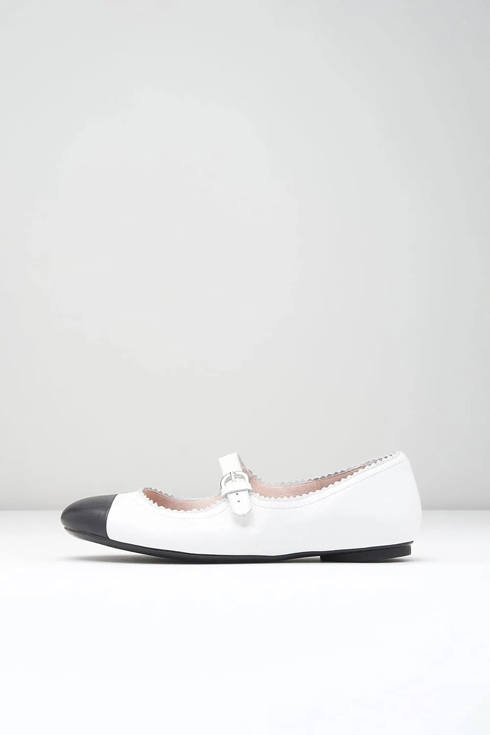 Bloch Women's Cassiopeia Ballet Flat