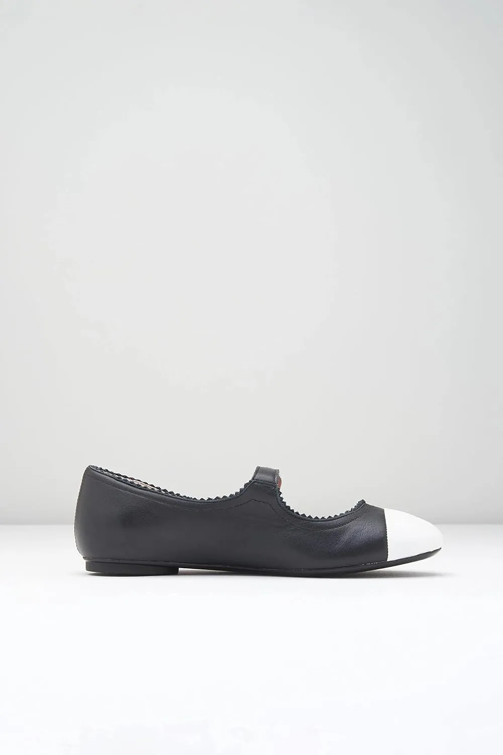 Bloch Women's Cassiopeia Ballet Flat
