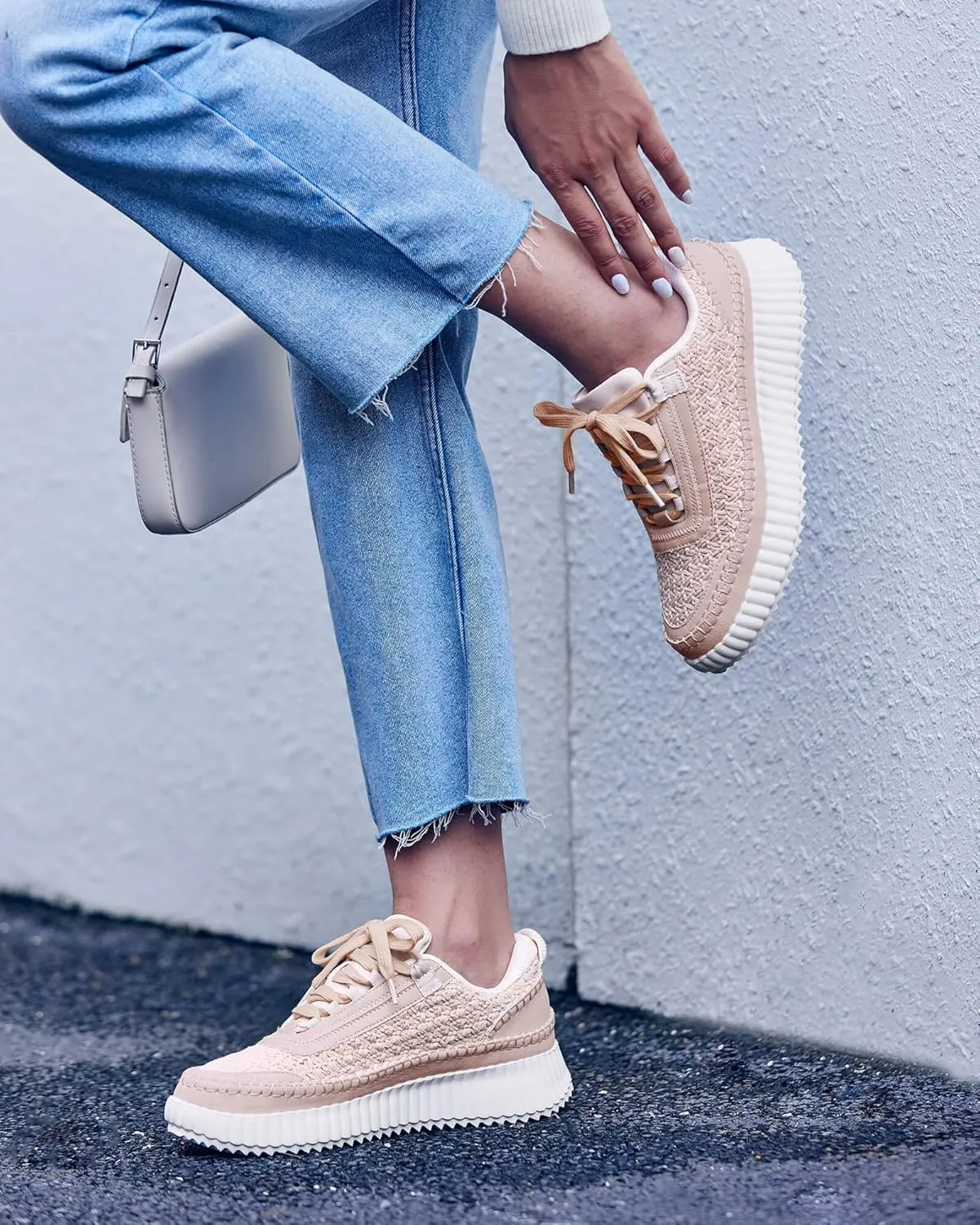 Coutgo Womens Platform Sneakers Lace Up Comfortable Casual Fashion Sneaker Walking Shoes