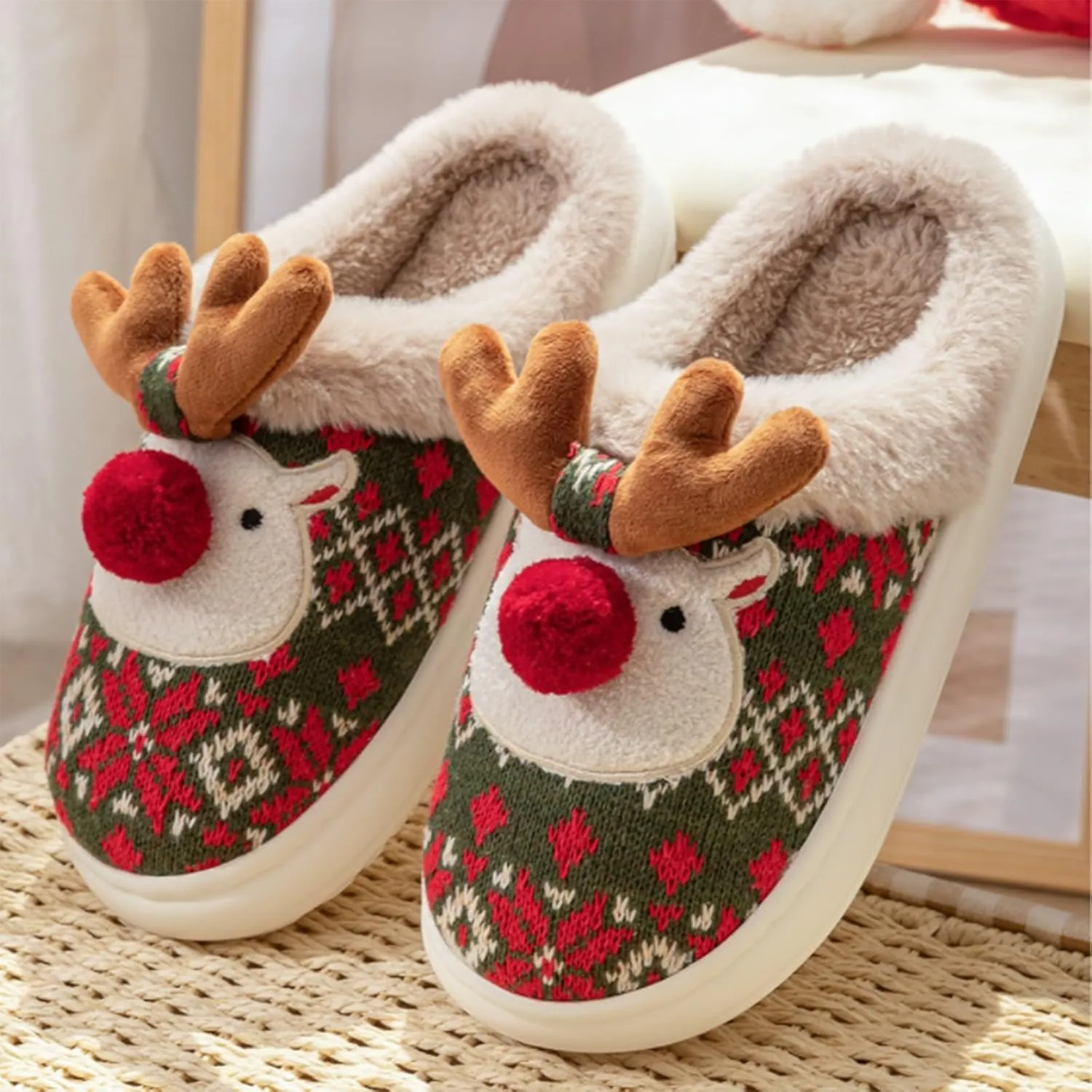 Kids Cute Christmas Slippers Santa Reindeer Slippers Boy Girl Soft Plush Fuzzy Slippers Warm Cotton Winter Slippers