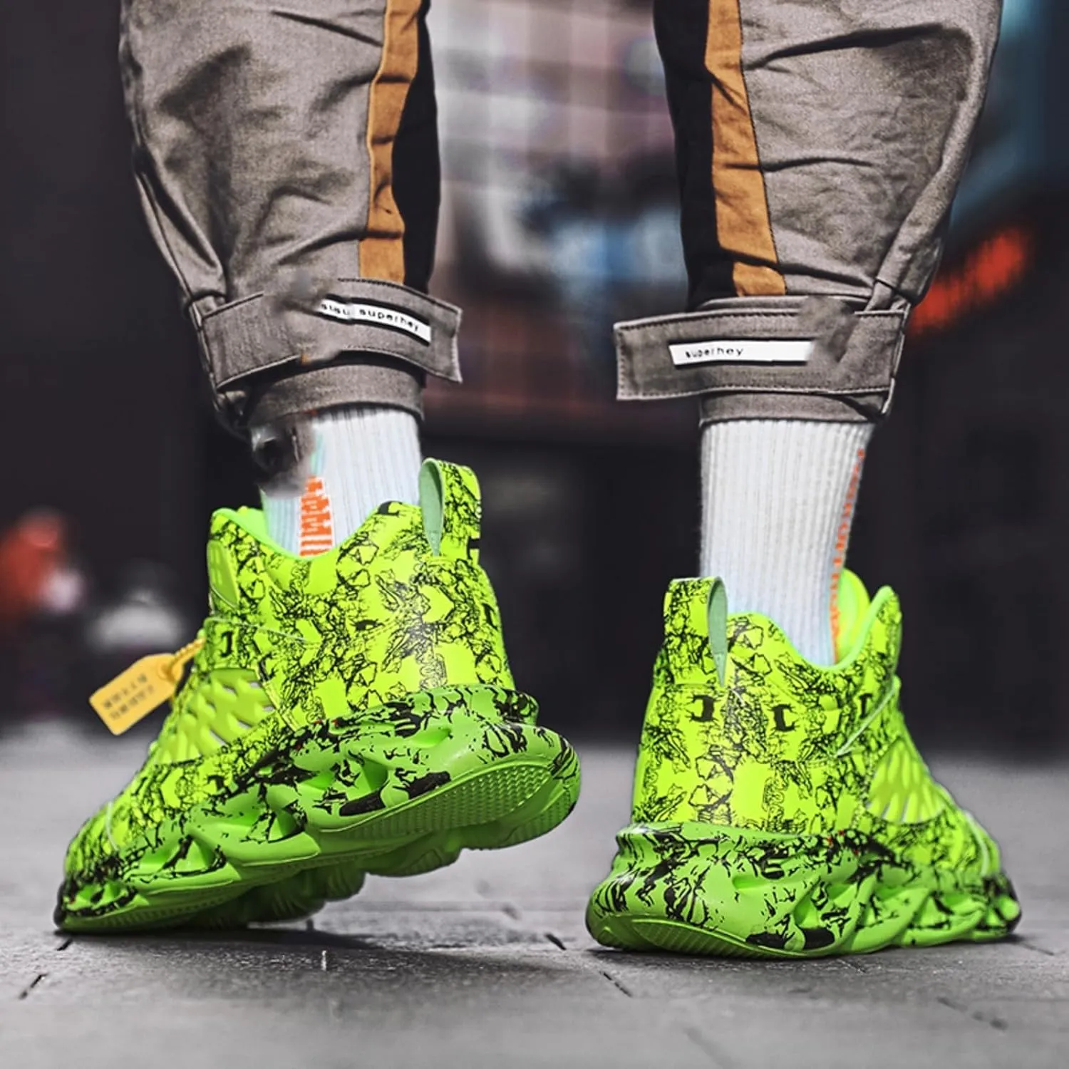 Men's Fashionable Sneakers with Unique Patterns. Comfortable and Versatile, Suitable for Running, Training, and Daily wear.