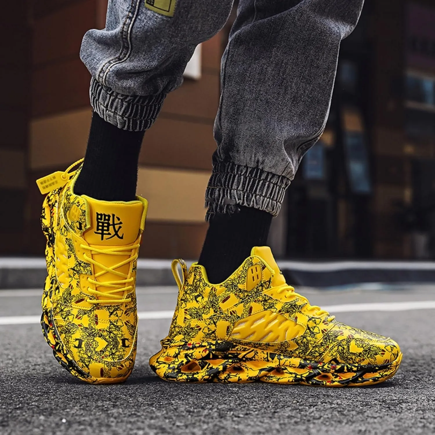 Men's Fashionable Sneakers with Unique Patterns. Comfortable and Versatile, Suitable for Running, Training, and Daily wear.