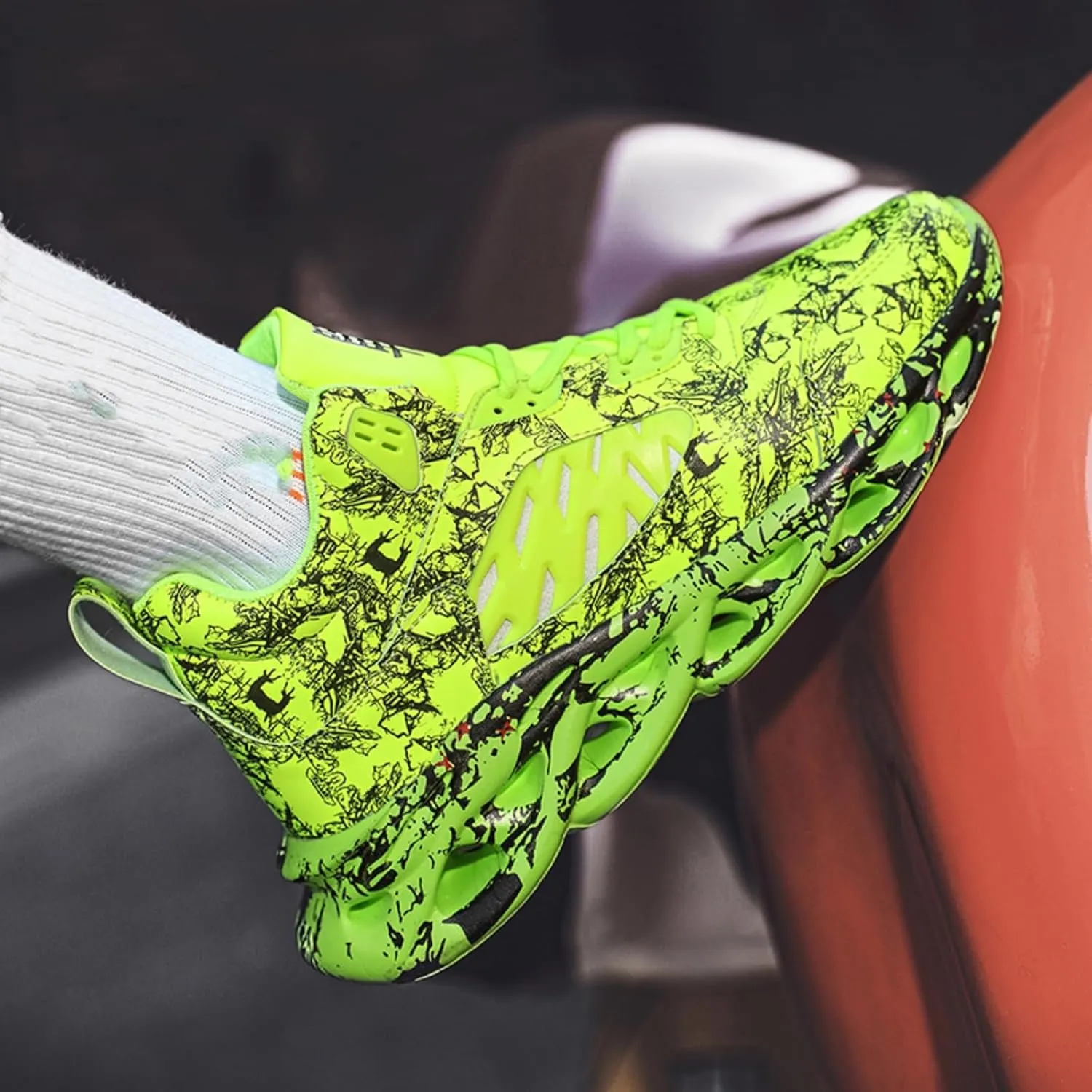 Men's Fashionable Sneakers with Unique Patterns. Comfortable and Versatile, Suitable for Running, Training, and Daily wear.