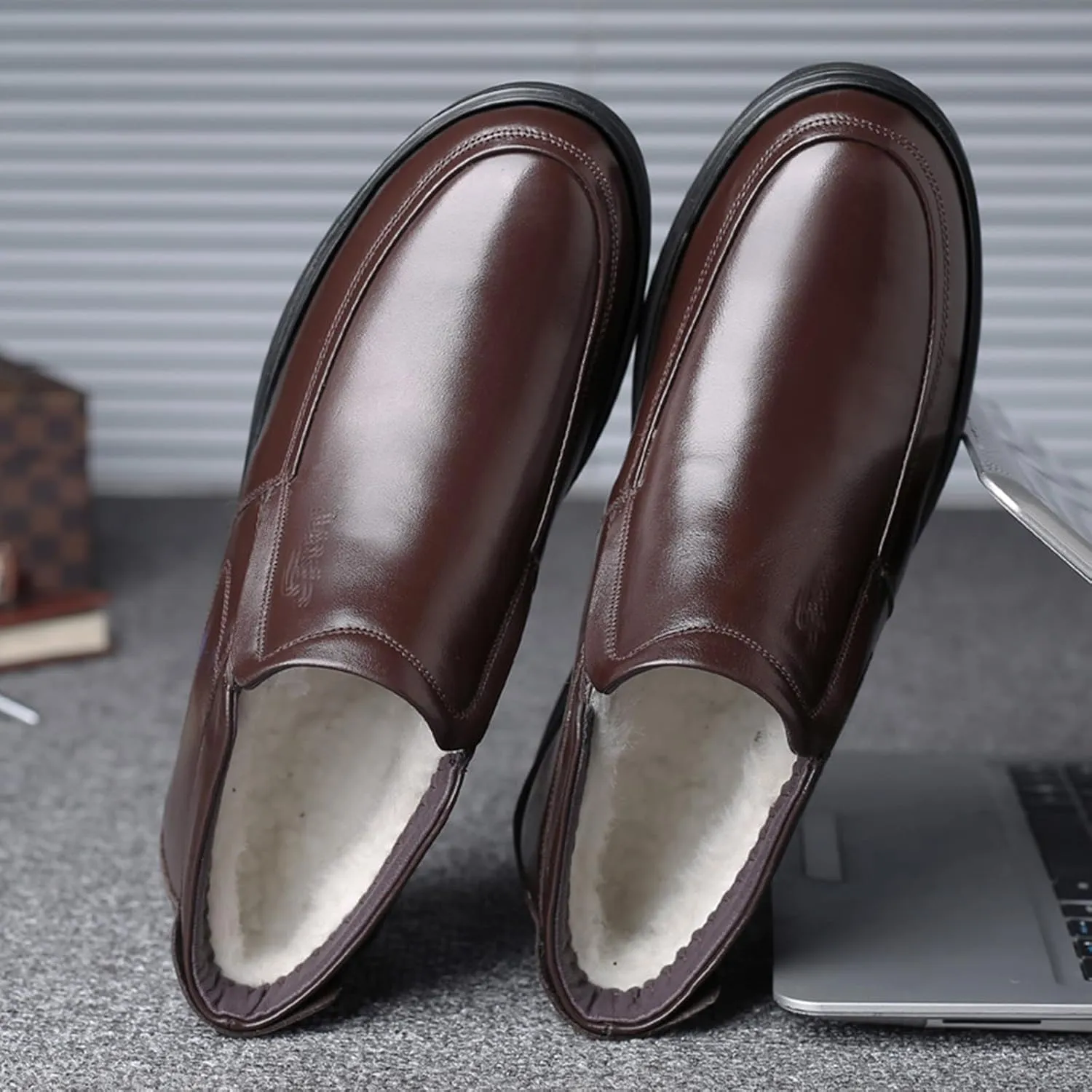 Men's Leathe Shoes, Fur Lining Casual Cowhide Slip on Loafers Shoes Winter High Top Cotton Shoes Warm Non-Slip Walking Comfortable Mens Shoes