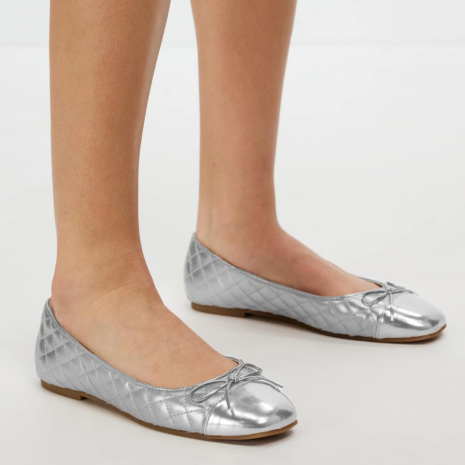 MOOMMO Women Cap Toe Flats Bow Slip On Ballet Flats Comfort Quilted Colorblock Flat Shoes Round Toe Flat Heel Dress Shoes Office Ladies Party Chic Driver Flats Casual 4-11 M US