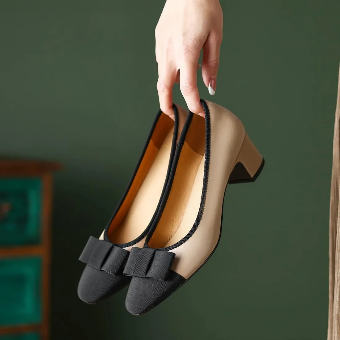 MOOMMO Women Low Chunky Heel Pumps Shoes Bows Round Closed Toe Slip On Block Heels Dress Sandals Cap Toe Bow Flats Shoes Two-Toned Ladies Girls Wedding Office School Elegant Comfort Spring 4-11 M US