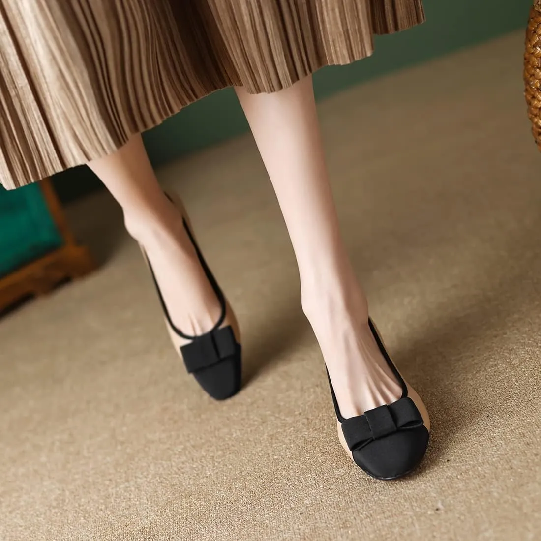 MOOMMO Women Low Chunky Heel Pumps Shoes Bows Round Closed Toe Slip On Block Heels Dress Sandals Cap Toe Bow Flats Shoes Two-Toned Ladies Girls Wedding Office School Elegant Comfort Spring 4-11 M US