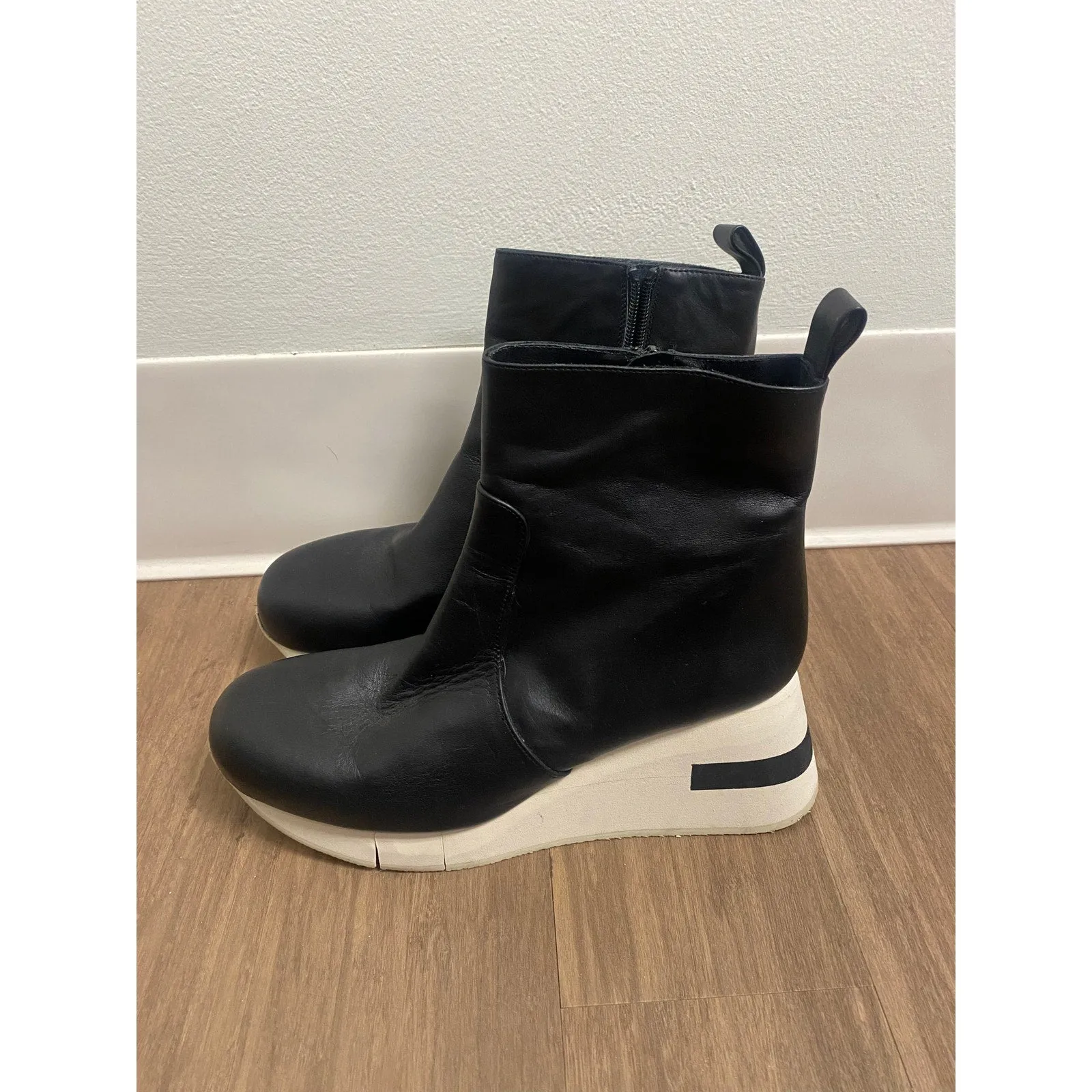 Paloma Barcelo Platform/Wedge Boots. Black Leather Sz 41
