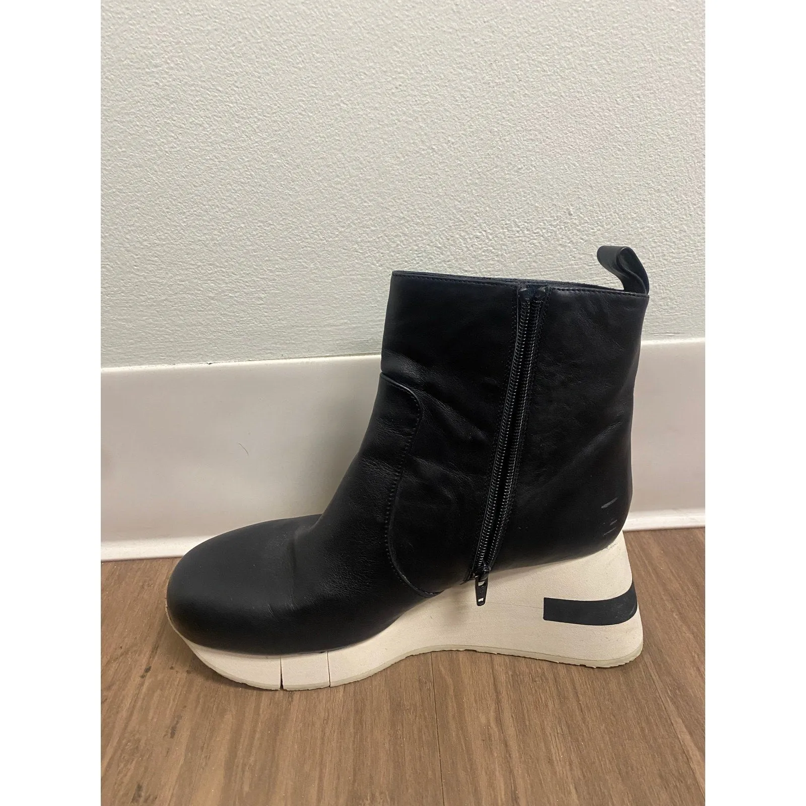 Paloma Barcelo Platform/Wedge Boots. Black Leather Sz 41