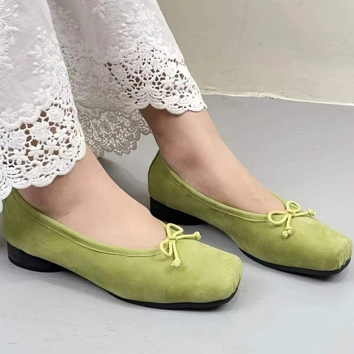 Retro Ballet Flats Shoes for Women with Bow Closed Toe Women's Slip on Pumps Mid Heels Genuine Suede Leather Low-Cut Comfort Daily Casual Weekend