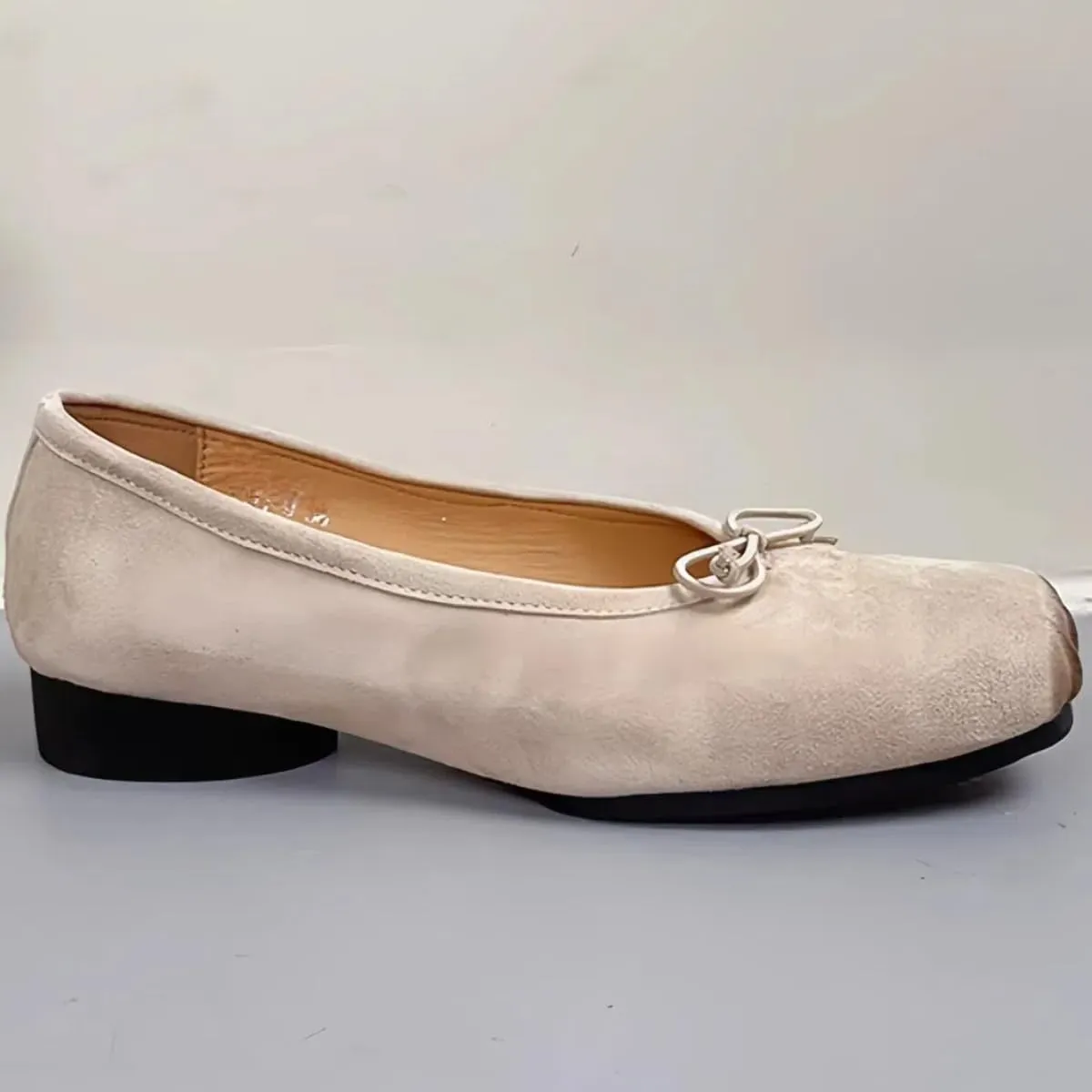 Retro Ballet Flats Shoes for Women with Bow Closed Toe Women's Slip on Pumps Mid Heels Genuine Suede Leather Low-Cut Comfort Daily Casual Weekend