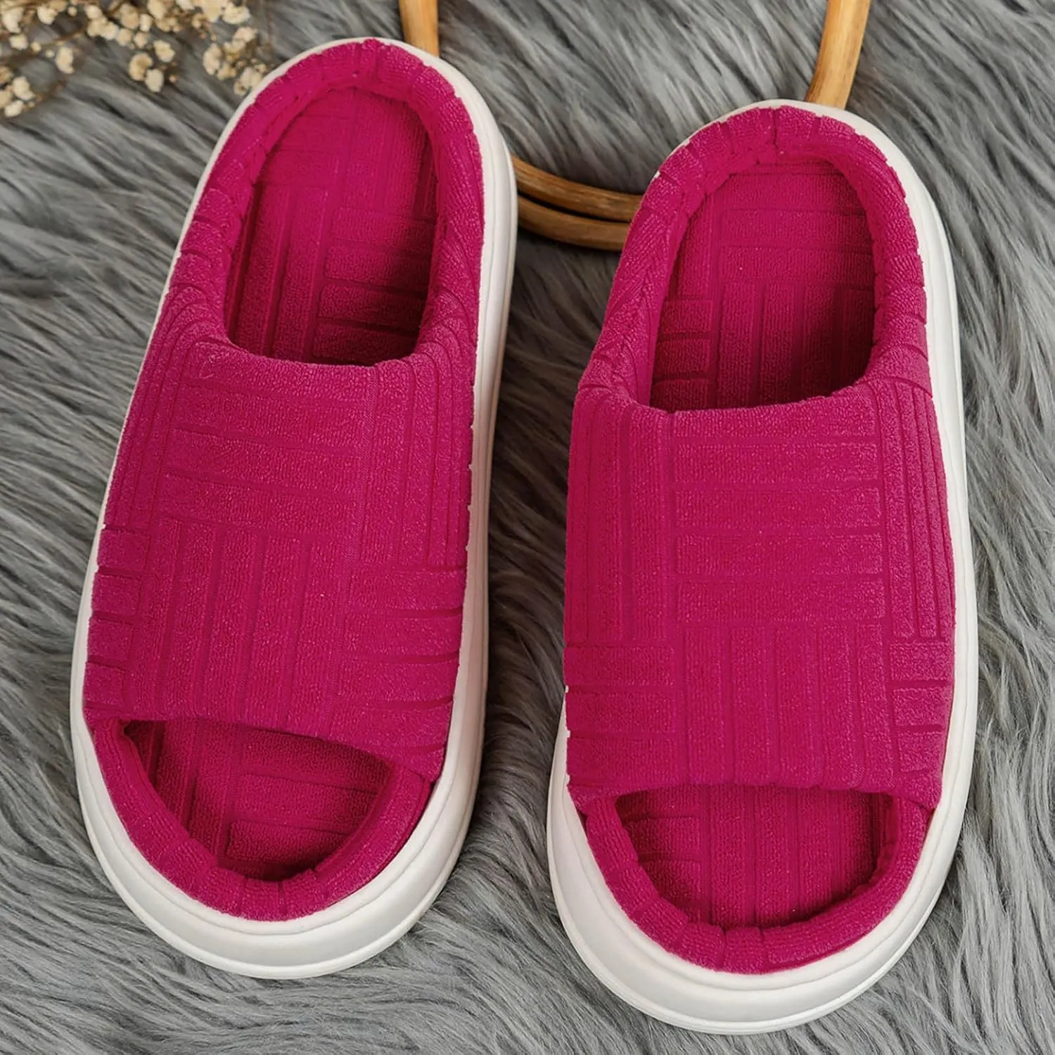 SBGMoSJ Indoor House Slippers Cute Mens Winter Outdoor Slippers Bedroom Shoes for Ladies Comfy Slippers for Women Non Slip Outdoor Christmas Lights Gifts for Women 2023